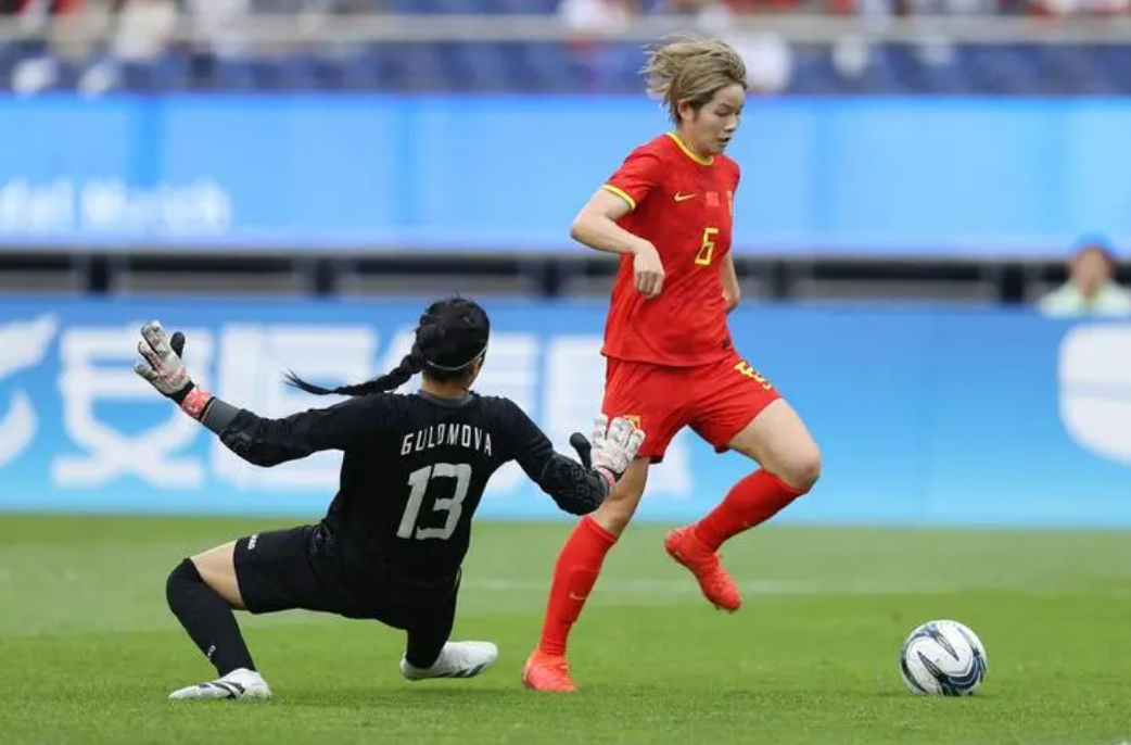 萨摩亚女足队备战世界杯，全力冲刺胜利