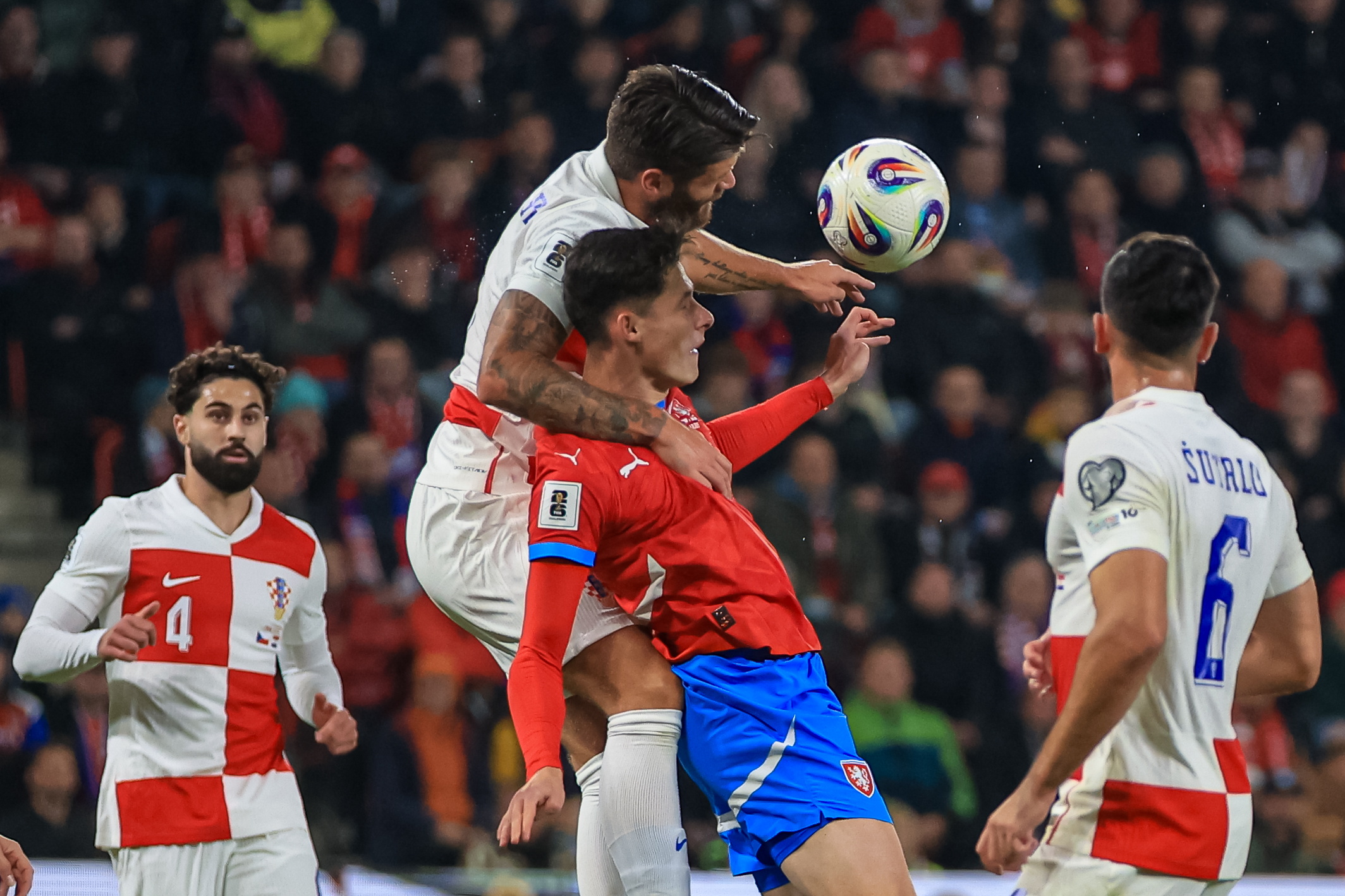 开云下载-克罗地亚队遭遇不利局面，欧洲联赛前景堪忧