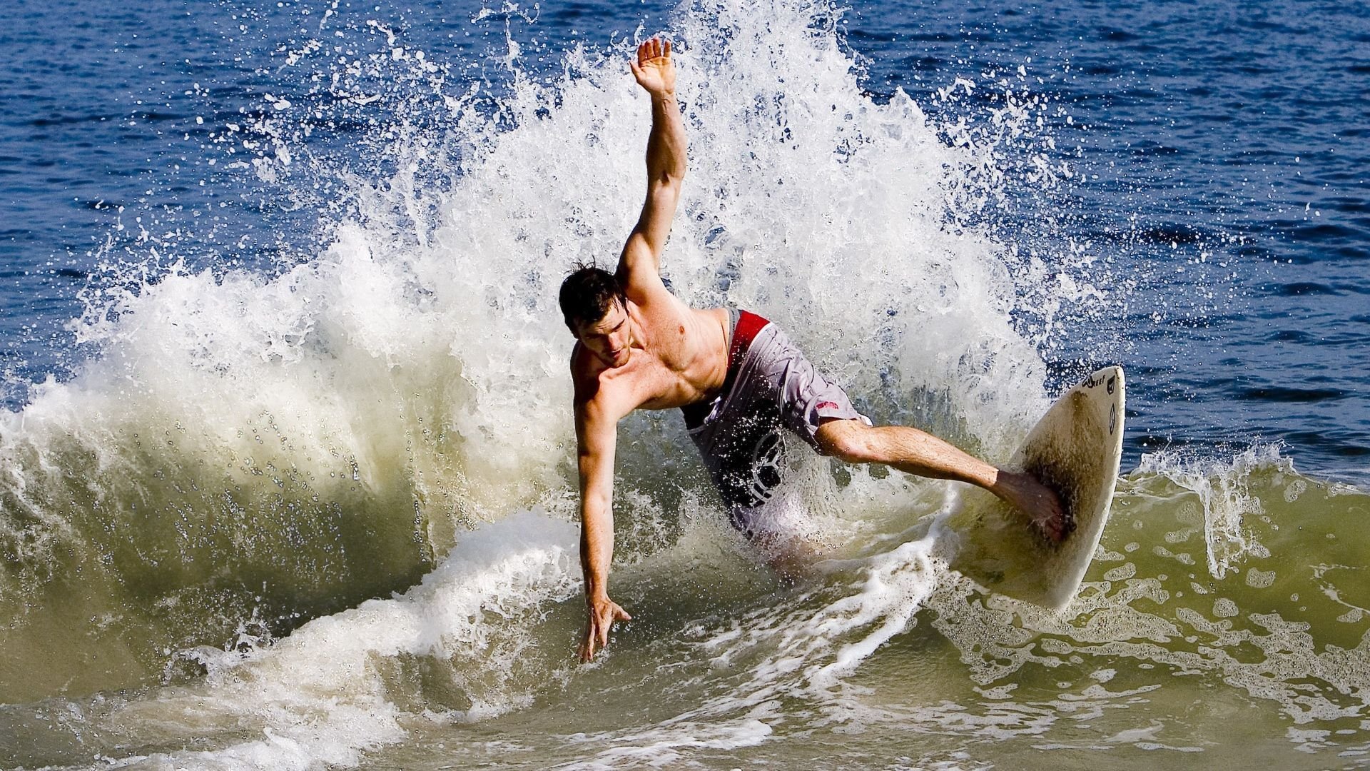 绿茵场上的东决血战，厄瓜多尔与喀麦隆的生存绞杀