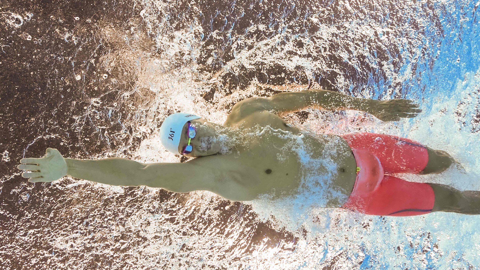 拉文关键战不手软，马刺碾压快船，现代篮球的两种胜利哲学